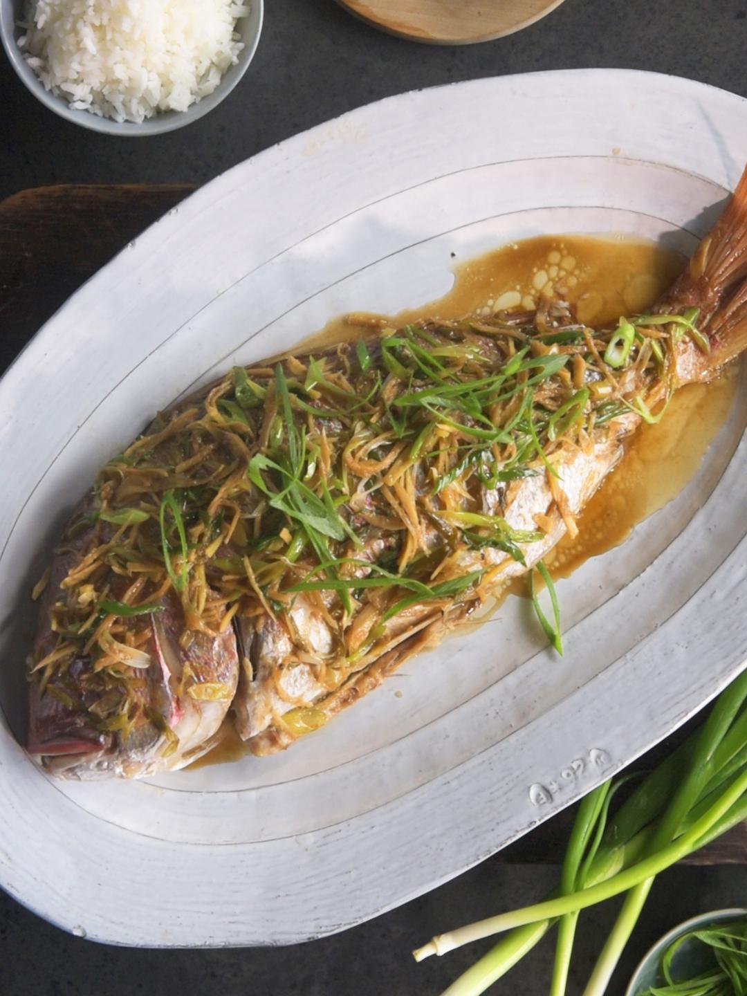 Baked Whole Red Snapper with Sizzling Onion and Ginger 