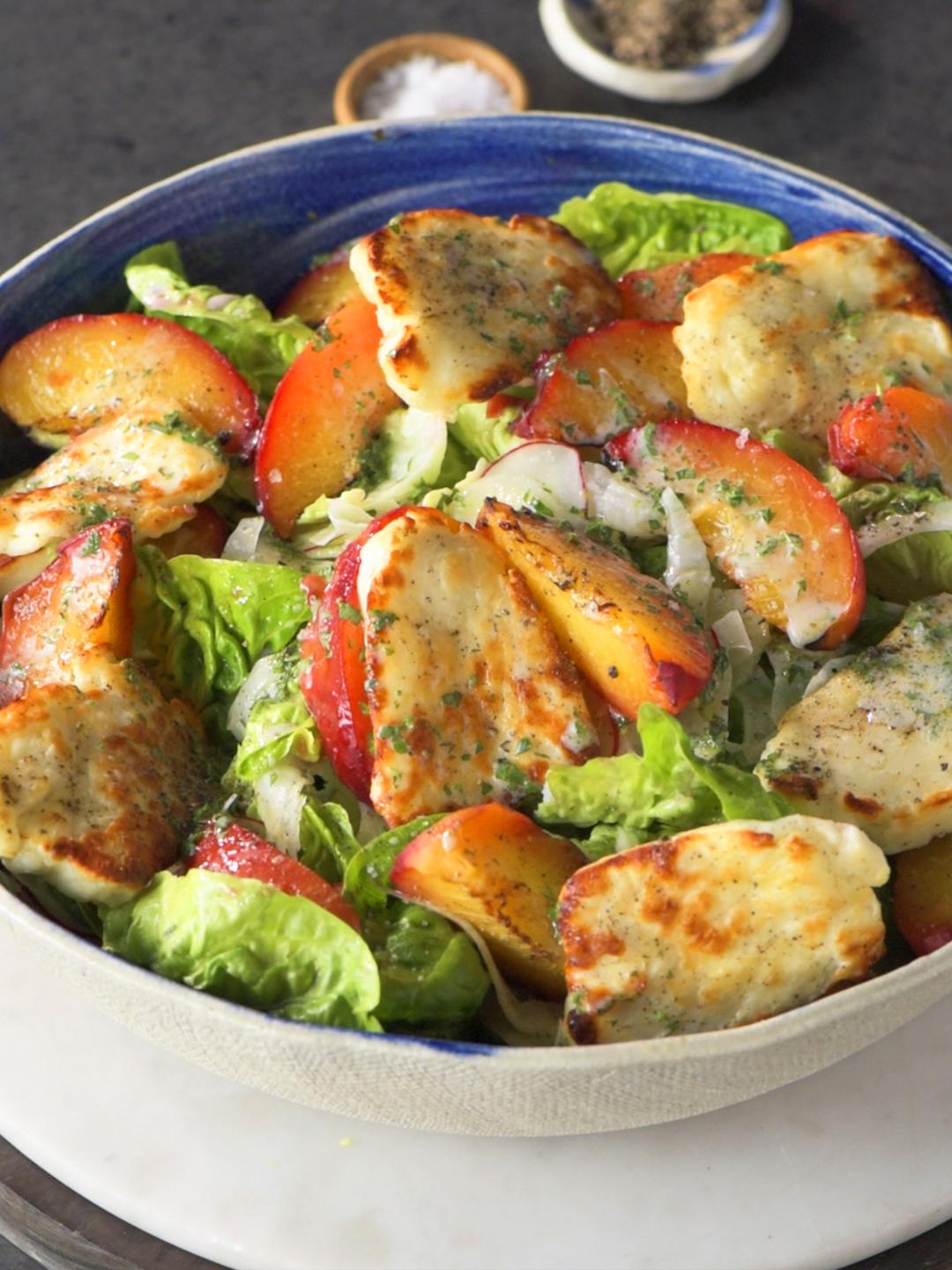 Grilled Peach and Halloumi Salad