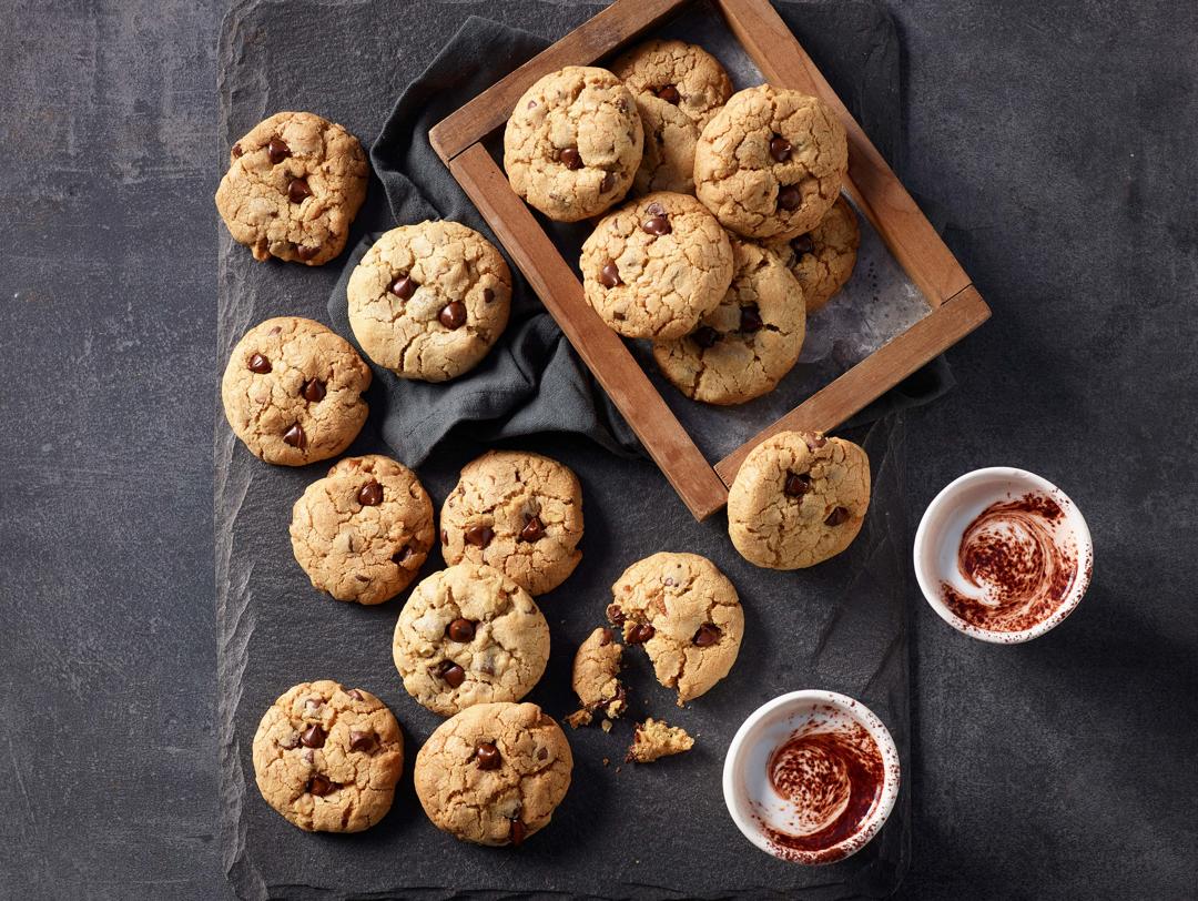 Chocolate Chip, Pecan and Oat Cookies