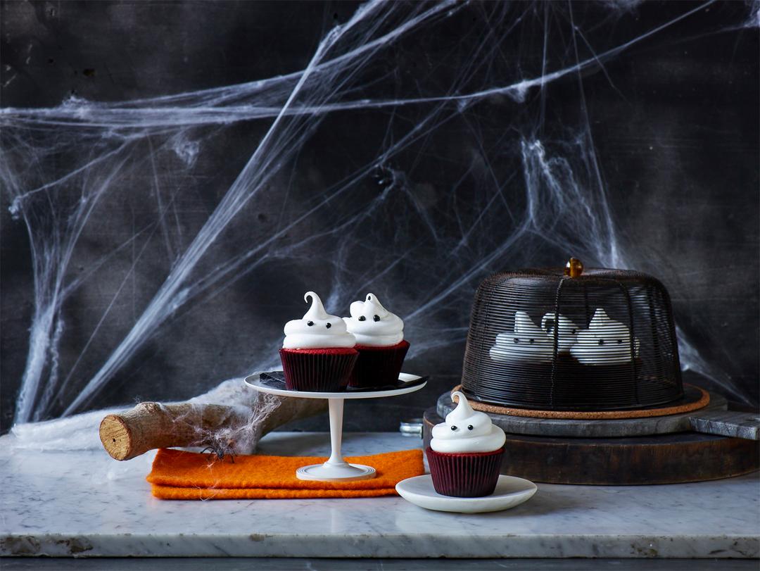 Red Velvet Cupcakes with Ghostly Marshmallow Frosting