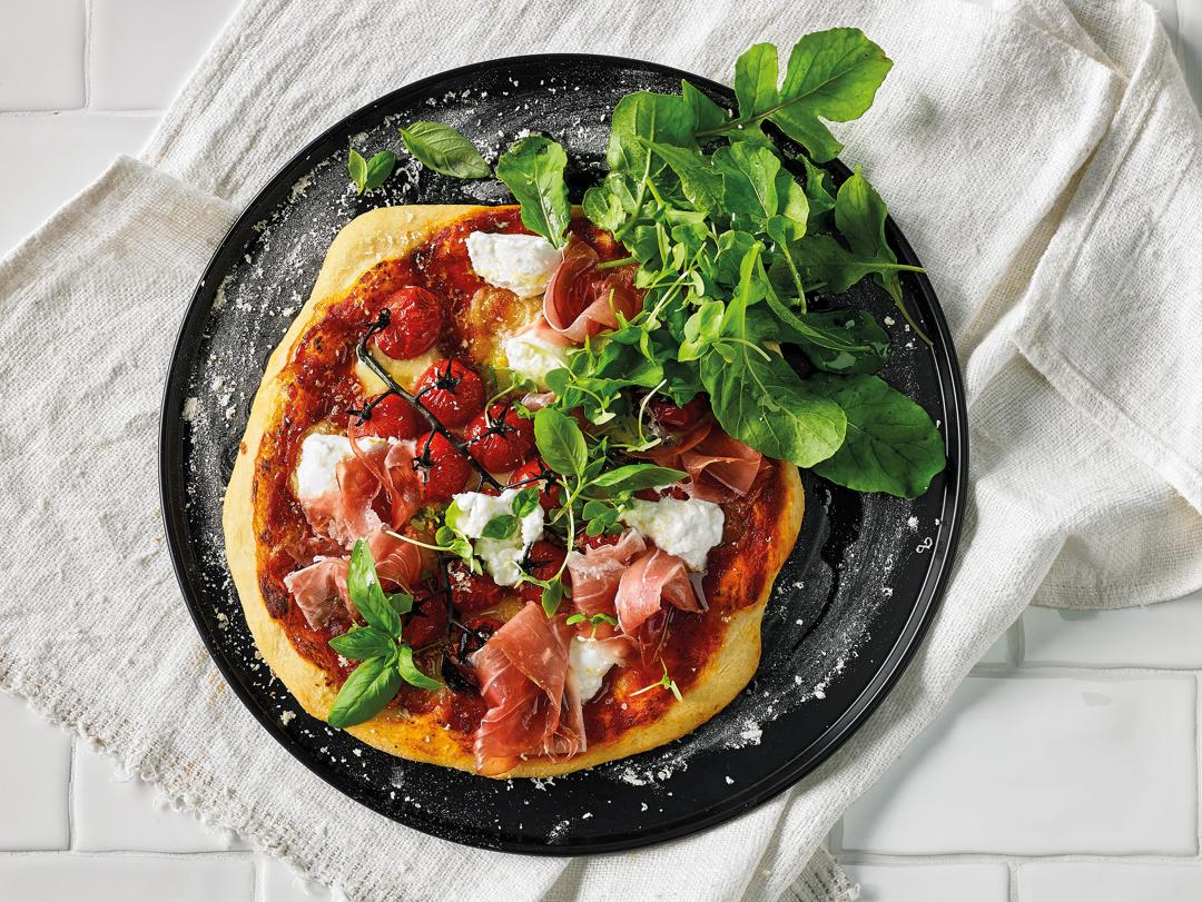 Goat Cheese and Prosciutto Pizza 