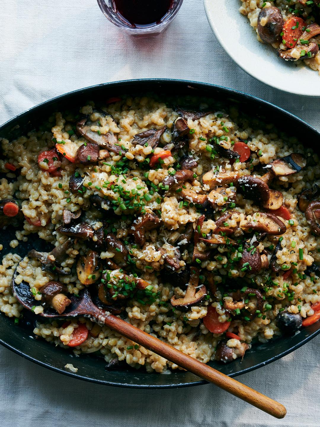 Baked Barley Risotto with Mushrooms and Carrots 