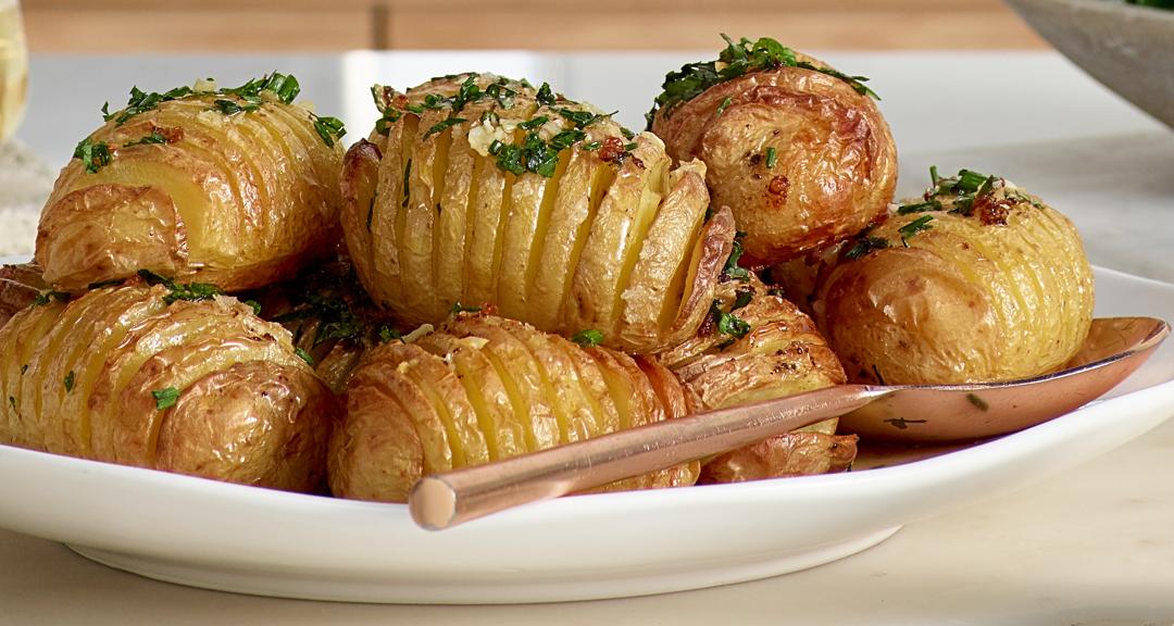 Hasselback potato cutting machine