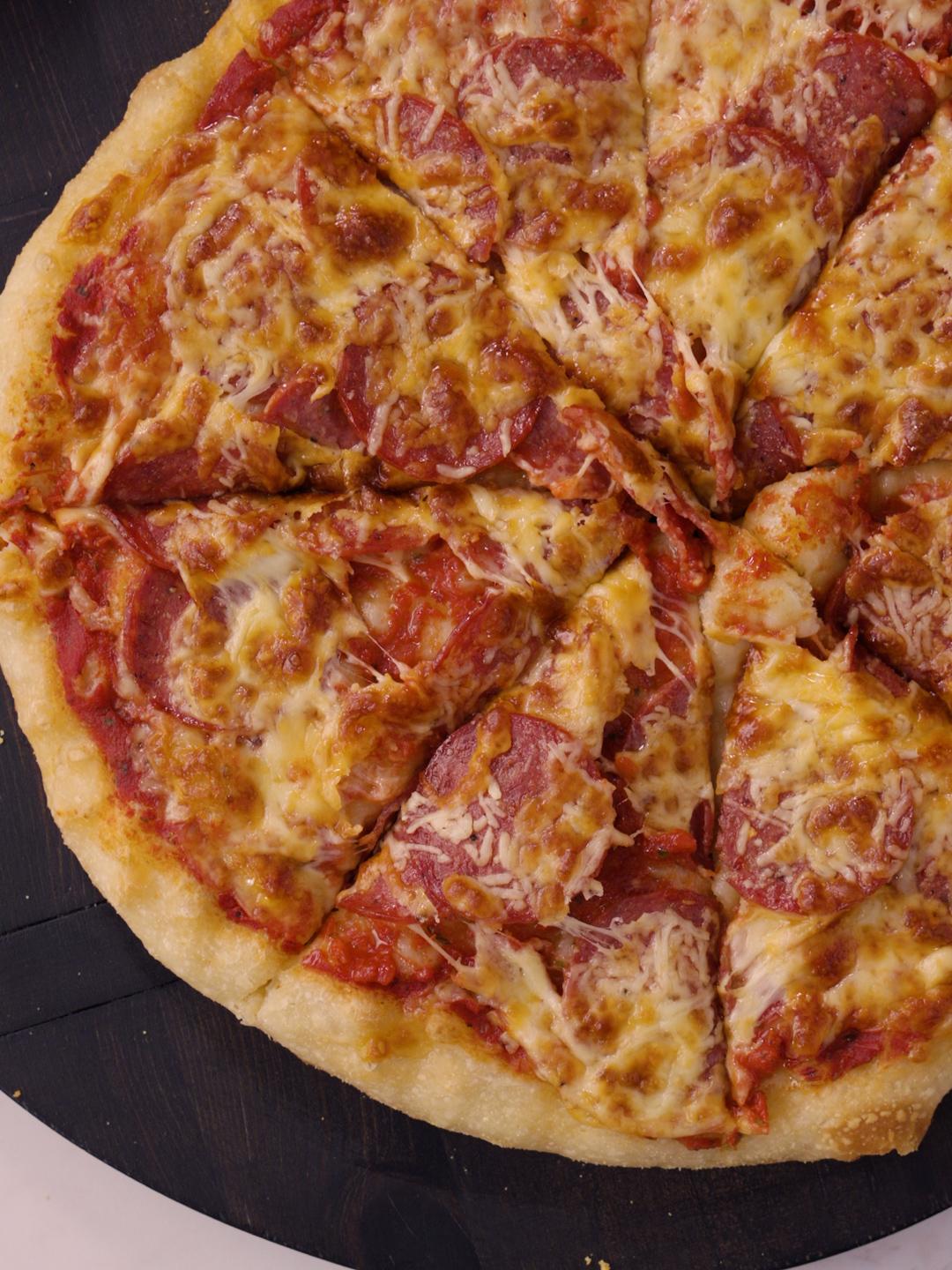 Hand Tossed Pepperoni Pizza