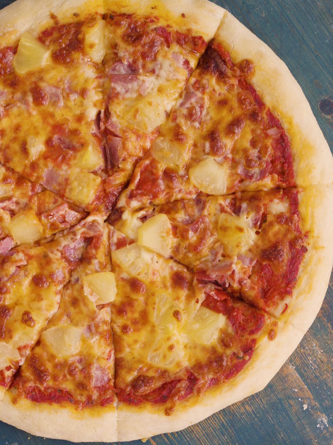 Hand Tossed Hawaiian Pizza