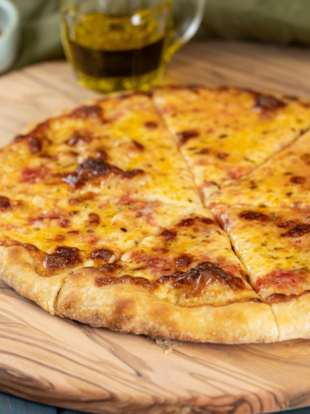 Anthony Falco’s Thin and Crispy Cheese Pizza 