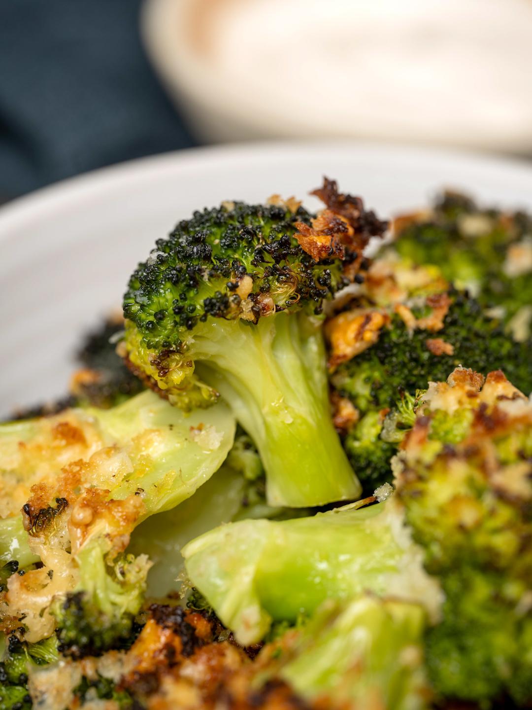 Air-Fried Parmesan Broccoli with Lemon Aioli 