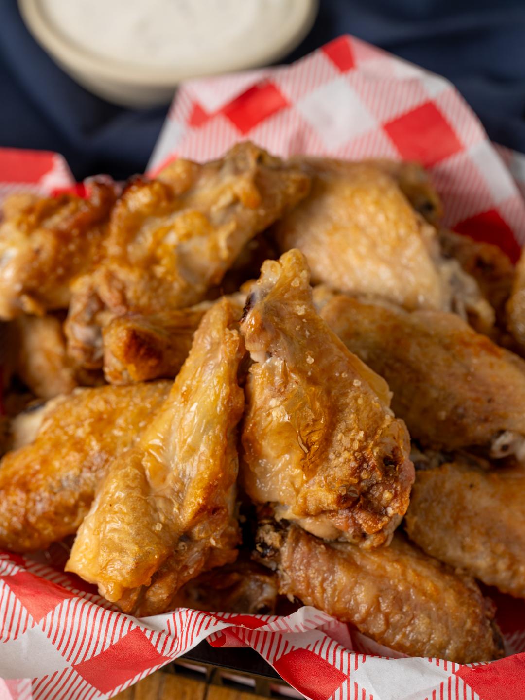 Air-Fried Chicken Wings with Ranch Dressing