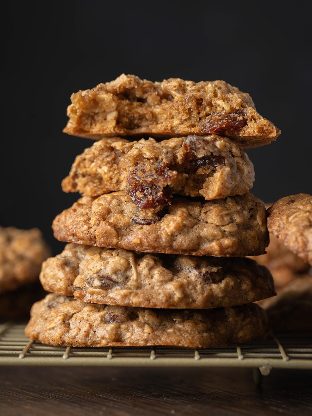 Classic Oatmeal and Raisin Cookies