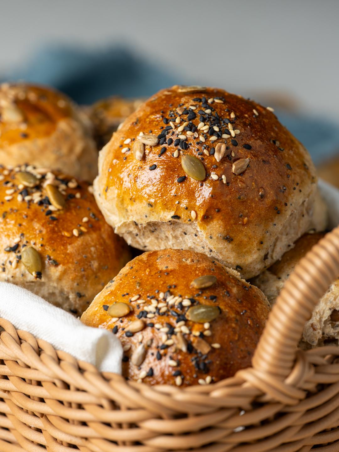 Seeded Whole Grain Dinner Rolls 